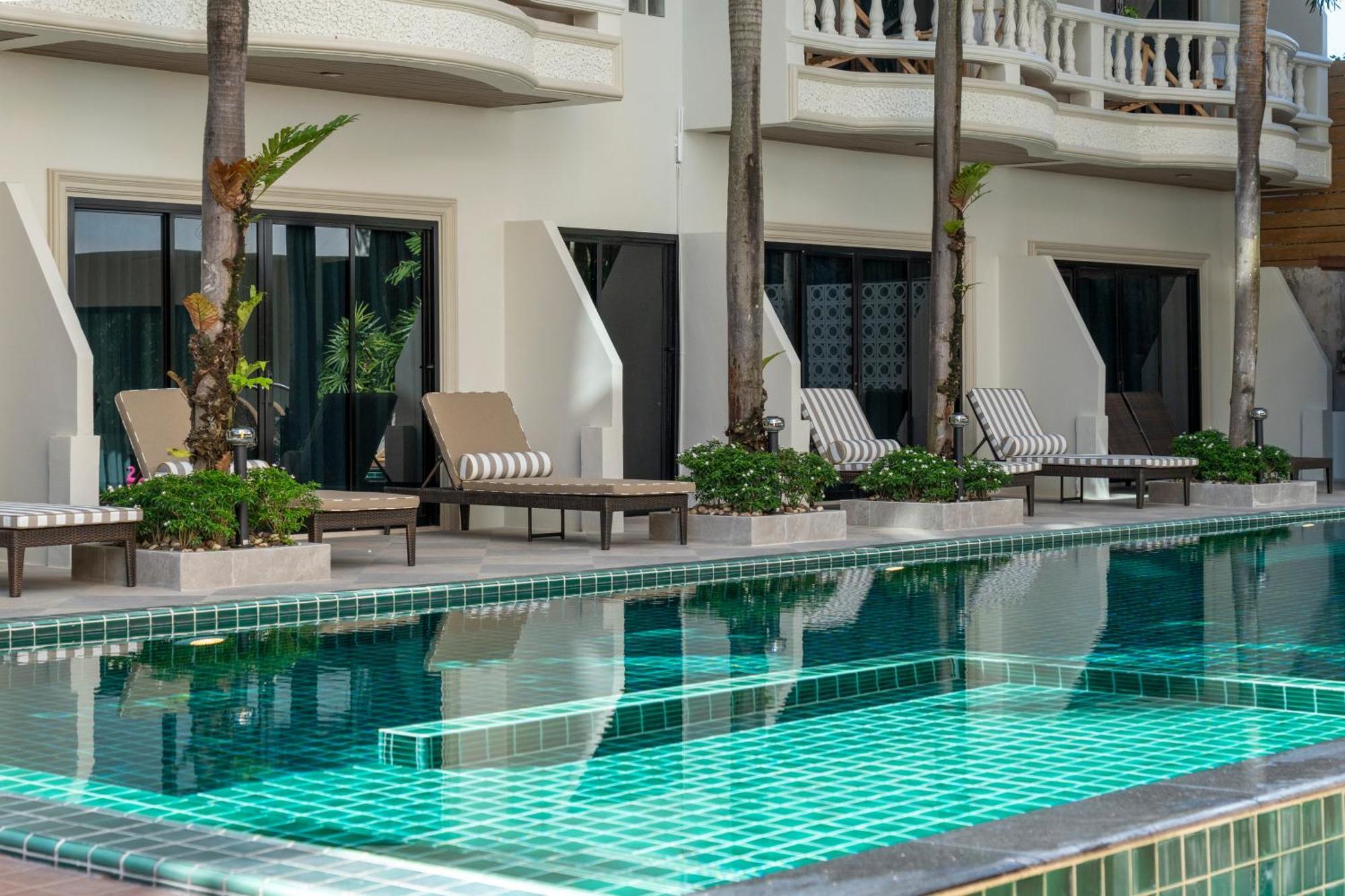 Buasri Boutique Patong Hotel Exterior foto