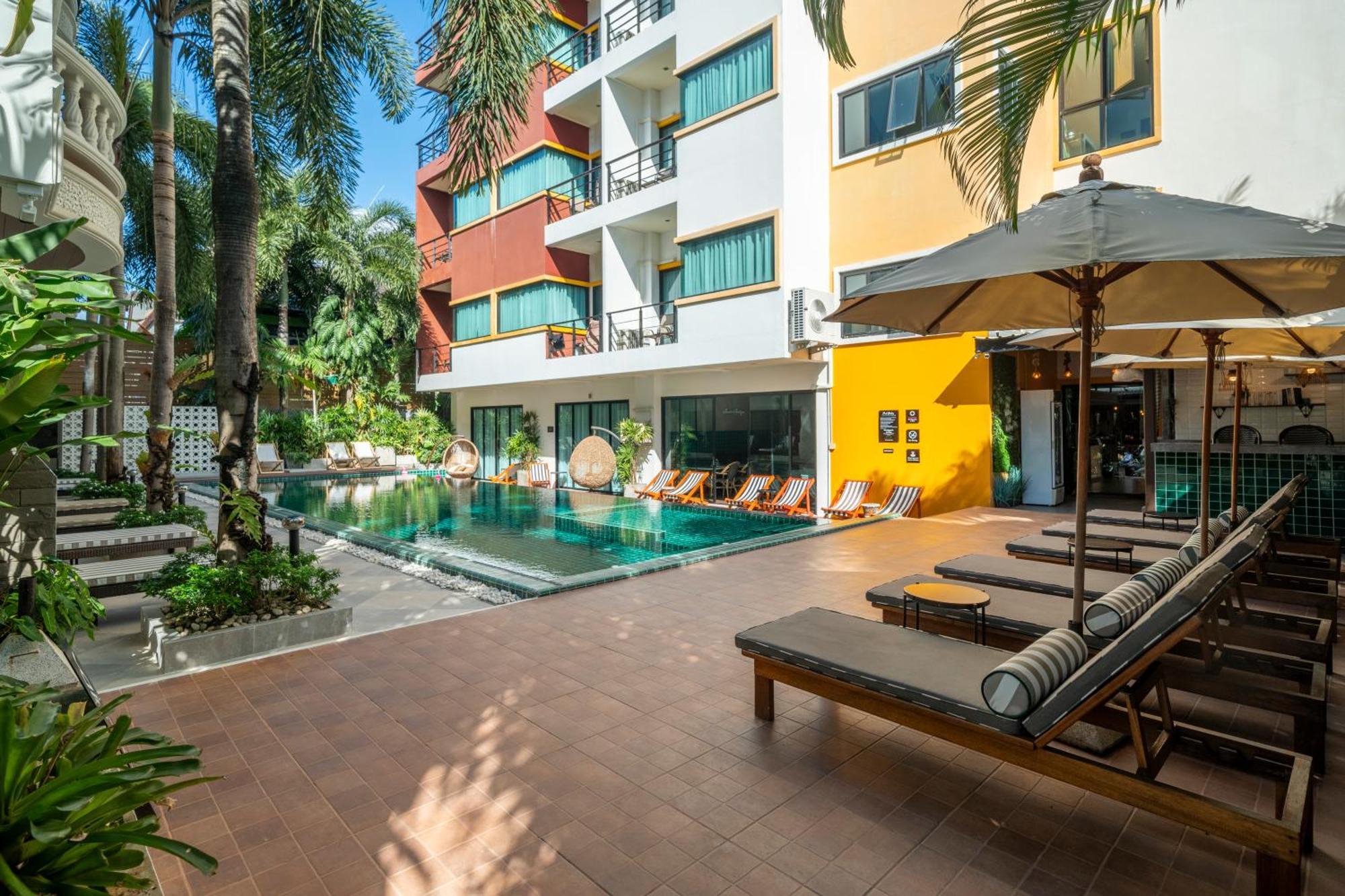 Buasri Boutique Patong Hotel Exterior foto
