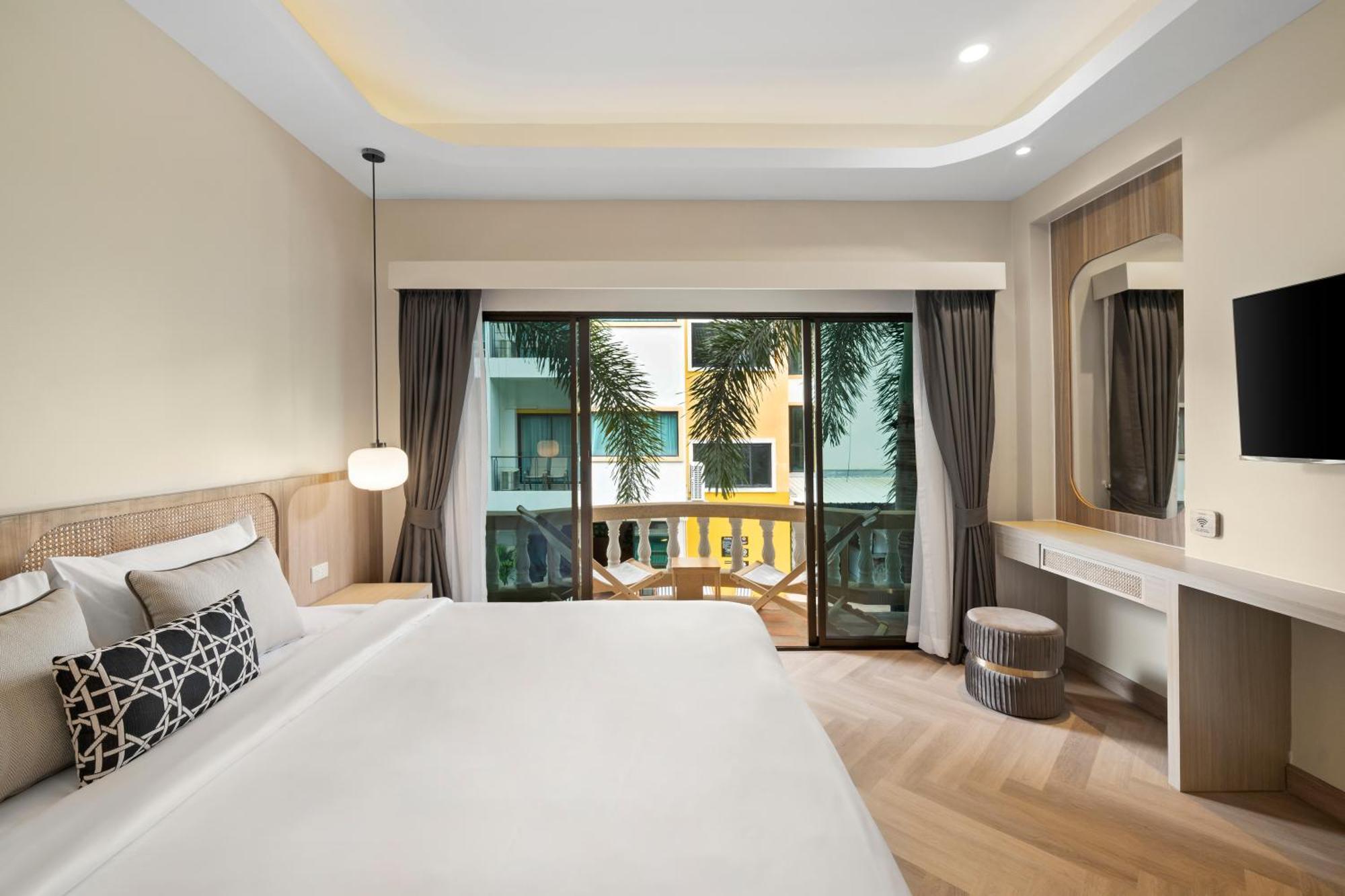 Buasri Boutique Patong Hotel Exterior foto