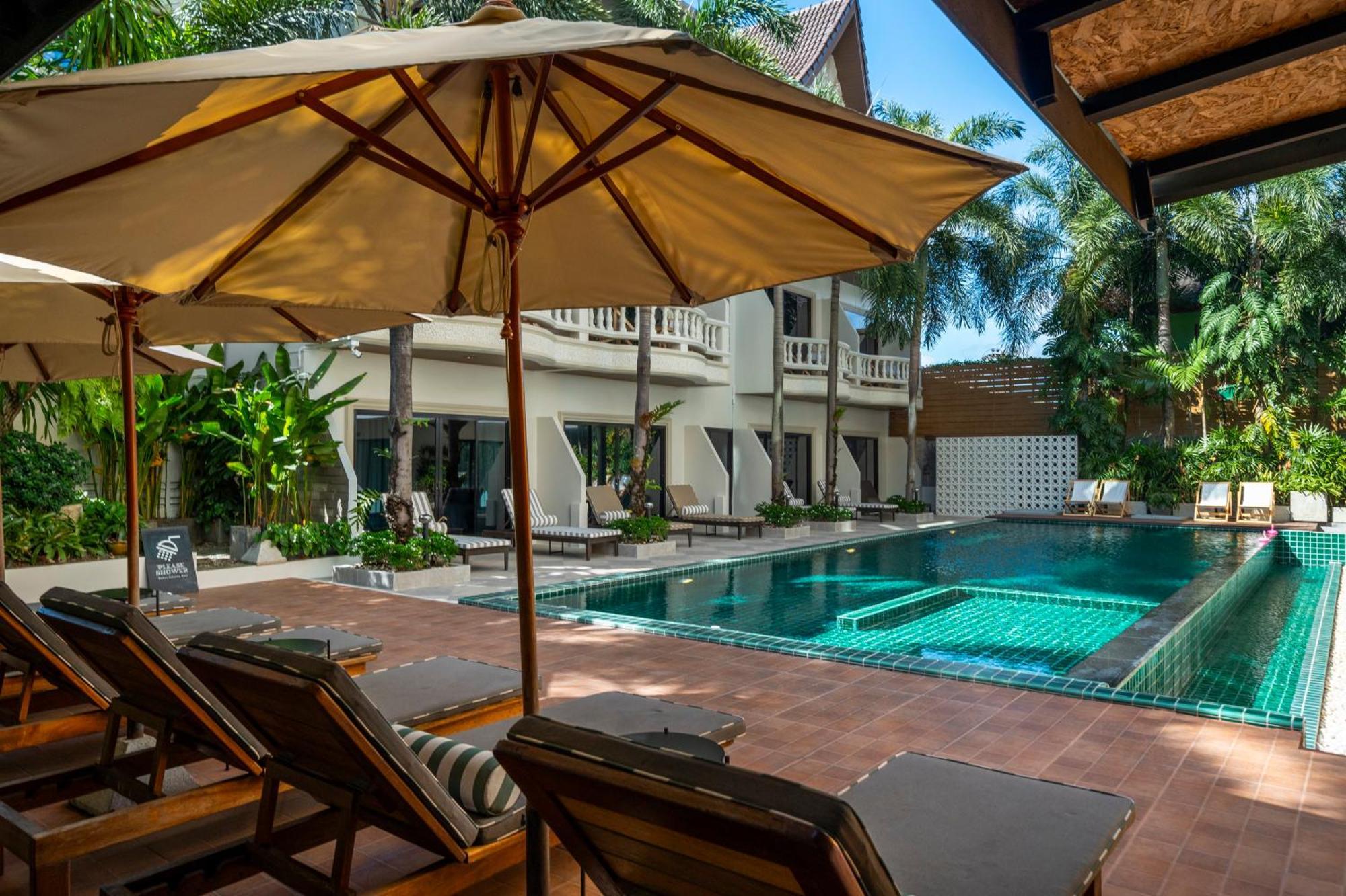 Buasri Boutique Patong Hotel Exterior foto