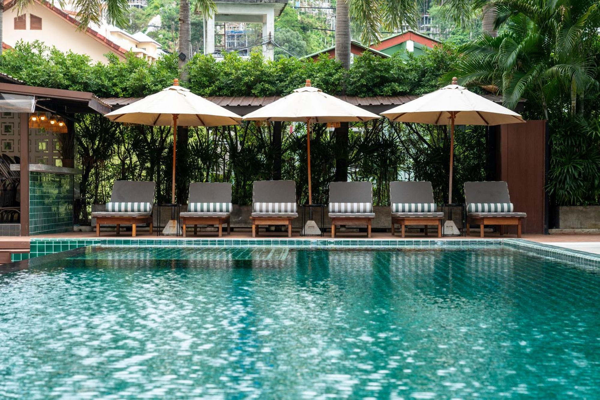 Buasri Boutique Patong Hotel Exterior foto