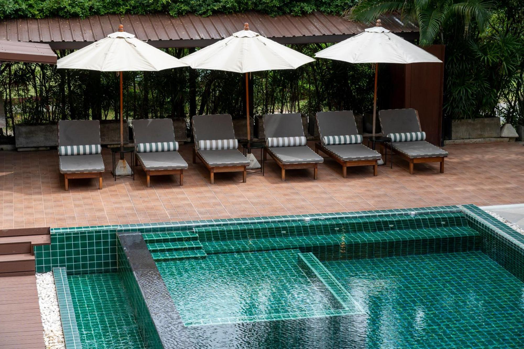 Buasri Boutique Patong Hotel Exterior foto