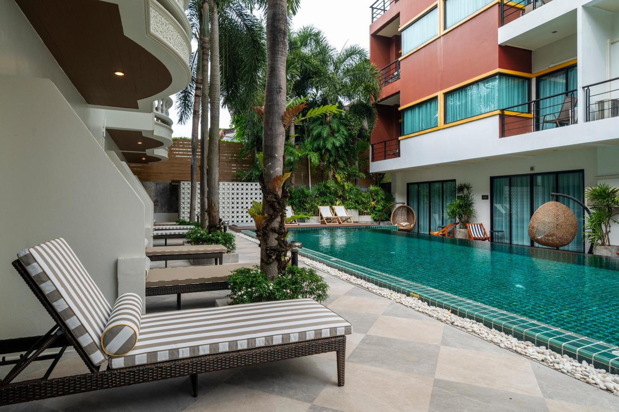 Buasri Boutique Patong Hotel Exterior foto
